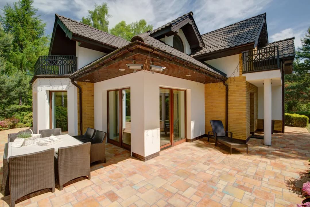 Ile kosztuje elewacja zewnętrzna domu? Ceny i czynniki wpływające na koszty