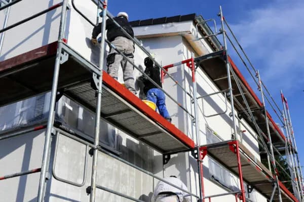 Rusztowania elewacyjne Plettac - bezpieczne i efektywne rozwiązania budowlane