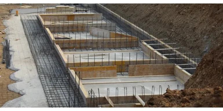 Jak zrobić fundament pod szklarnię - praktyczne porady i materiały