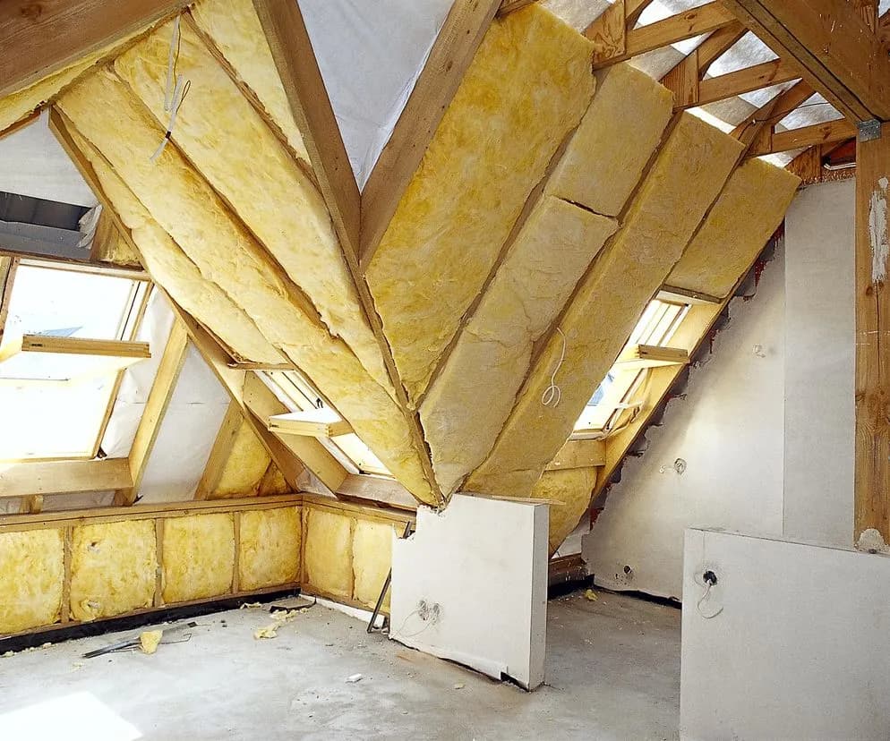 Jaka izolacja na poddasze? Sprawdź najlepsze materiały i porady