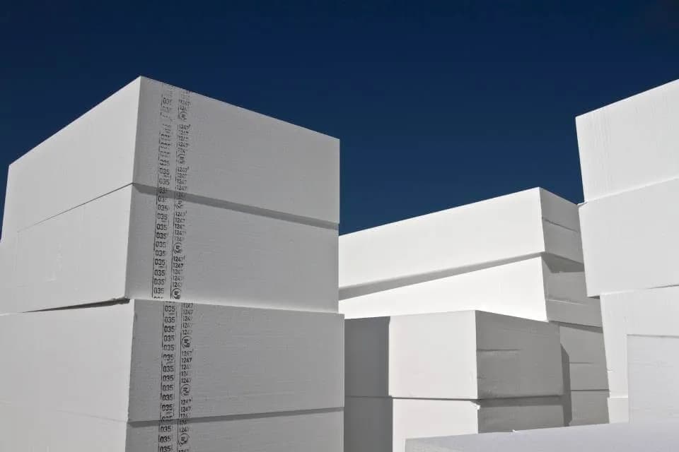 Jaki gruby styropian na fundamenty? Odpowiednia grubość dla Twojego domu